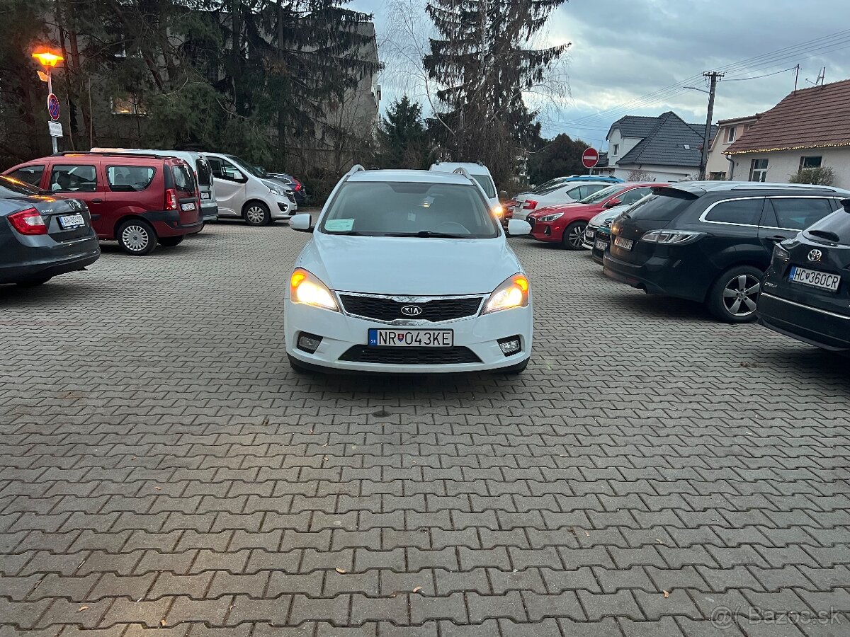 Kia ceed 2010 1.6 crdi