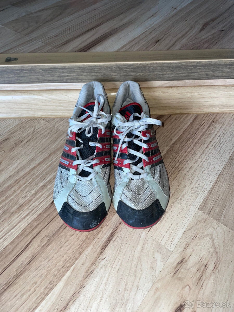 Bežecké tretry značky Adidas