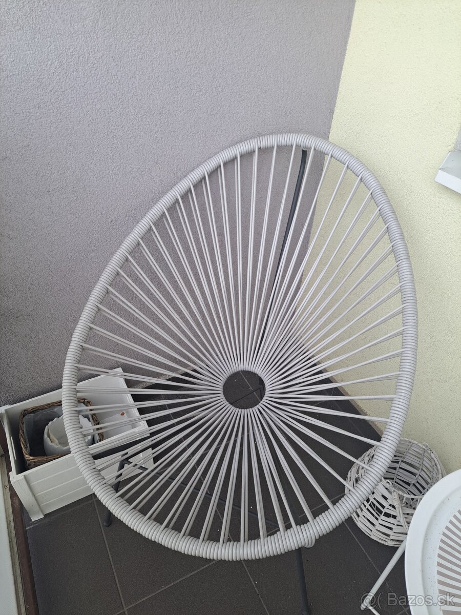 Kreslo na balkon