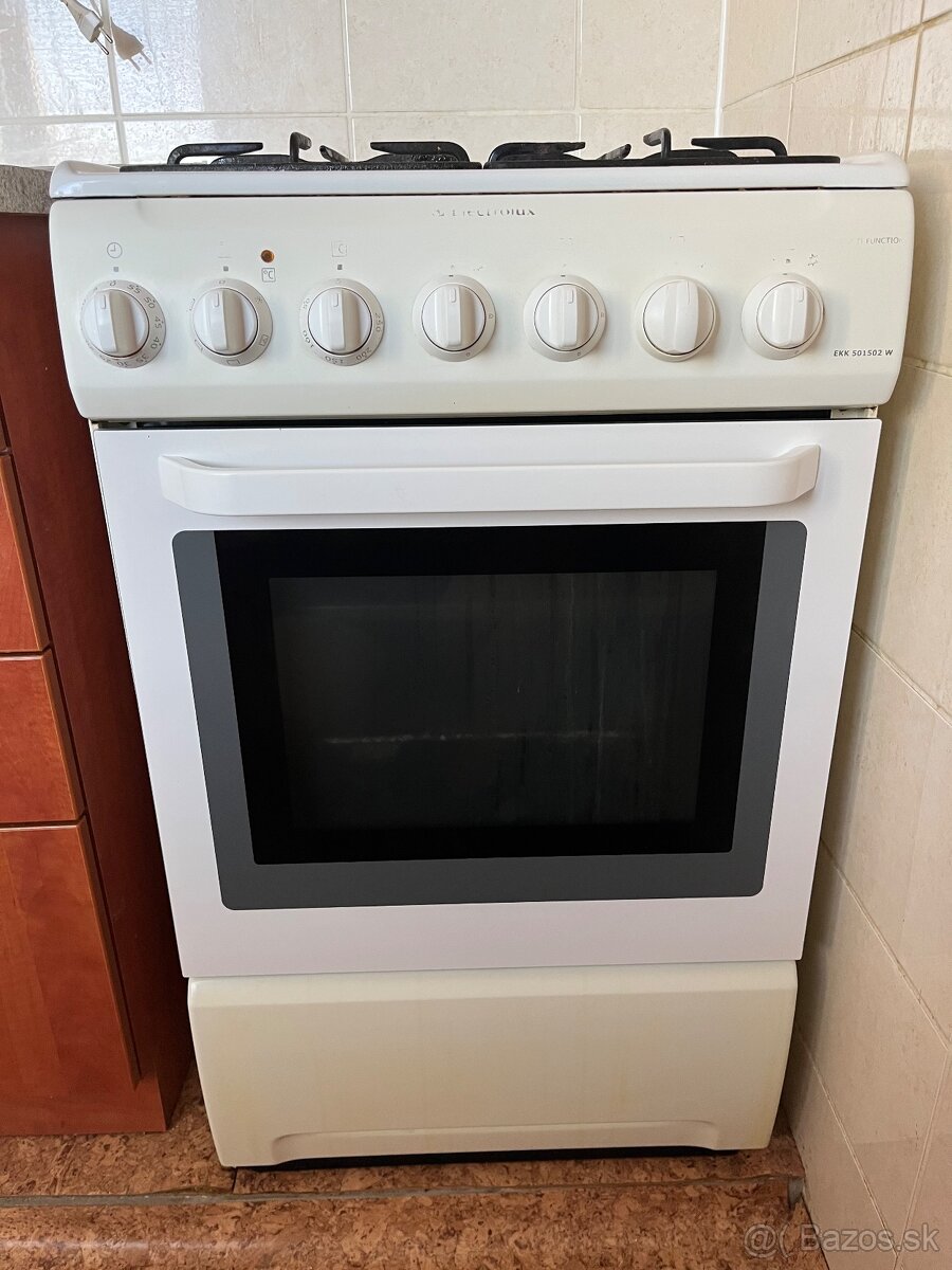 Plynový sporák s el. rúrou Electrolux