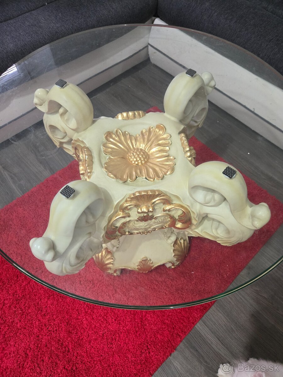 Stolík
