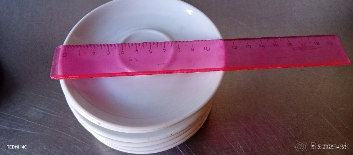 Šálky na kávu taniere dezertne