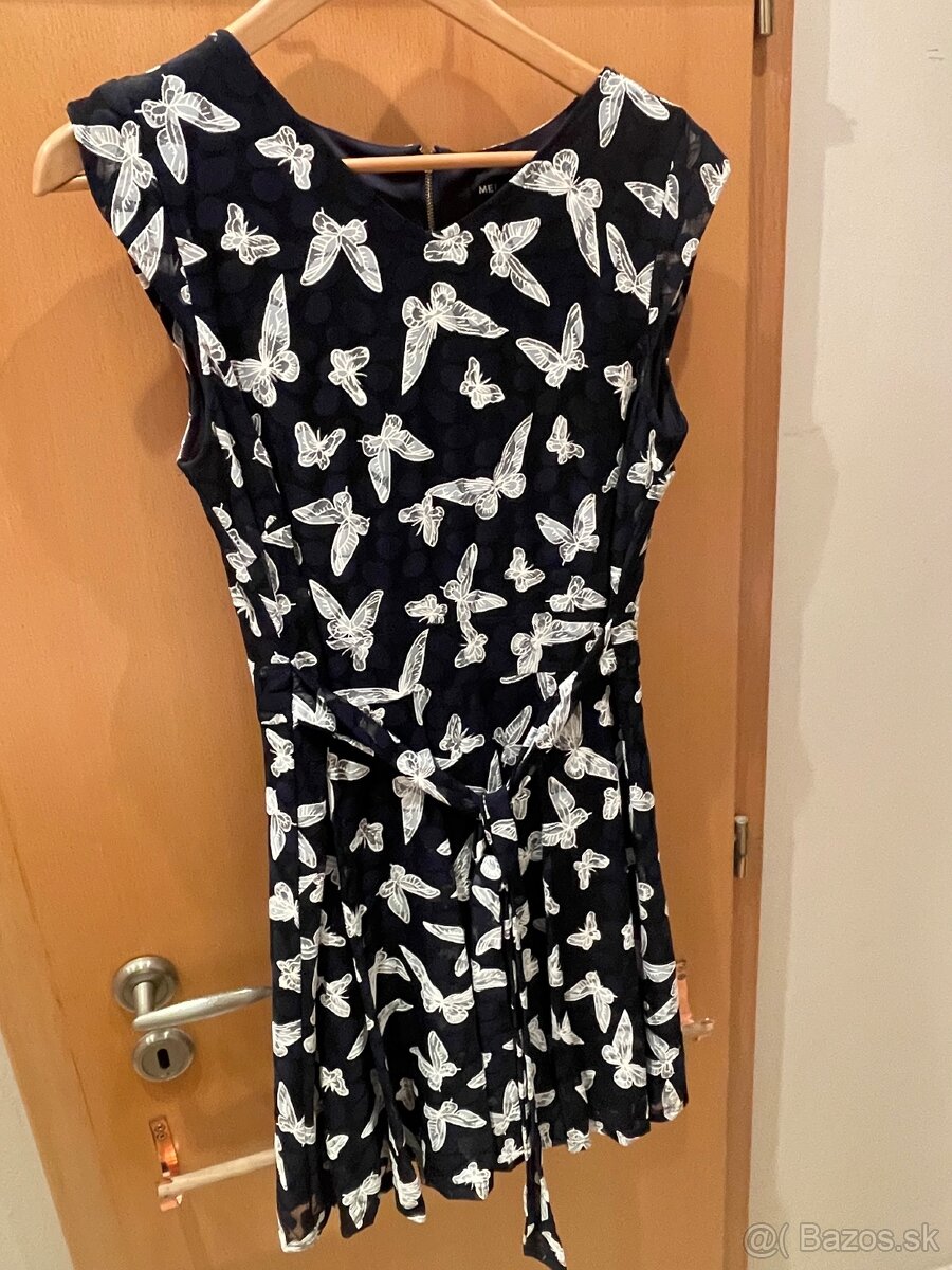 Motylikove tmavomodre saty - velkost XL