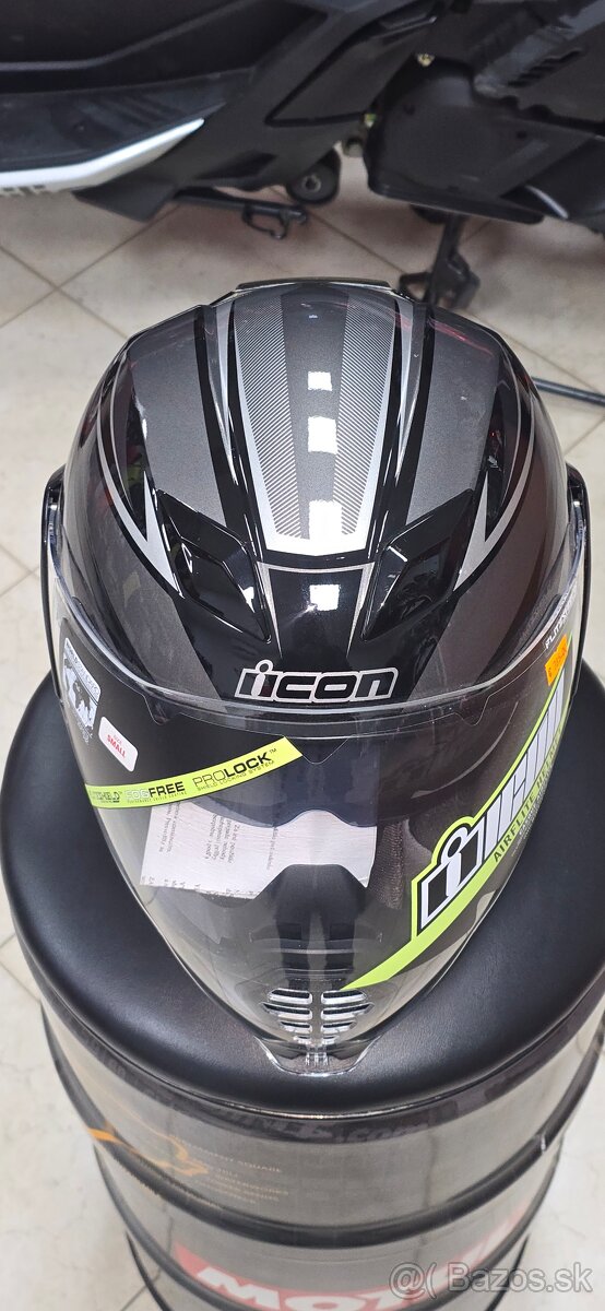 Icon Airflite Helmet.