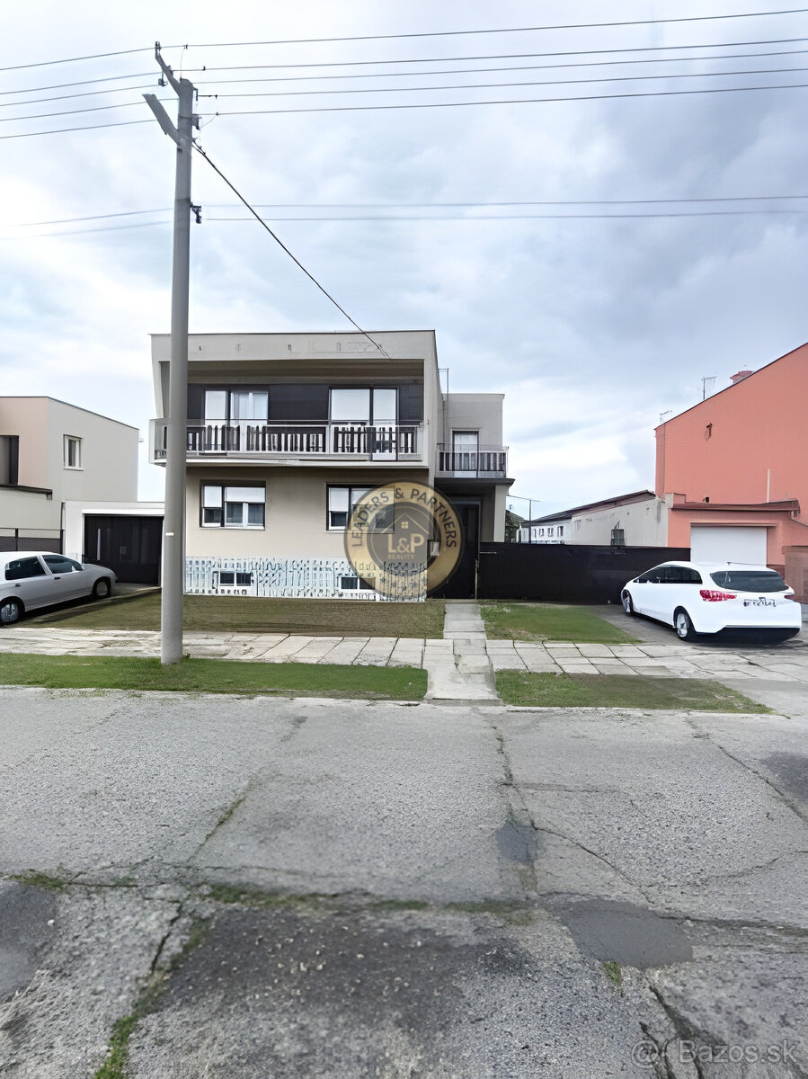 Na predaj 5iz. RD v pôvodnom stave v Holíči