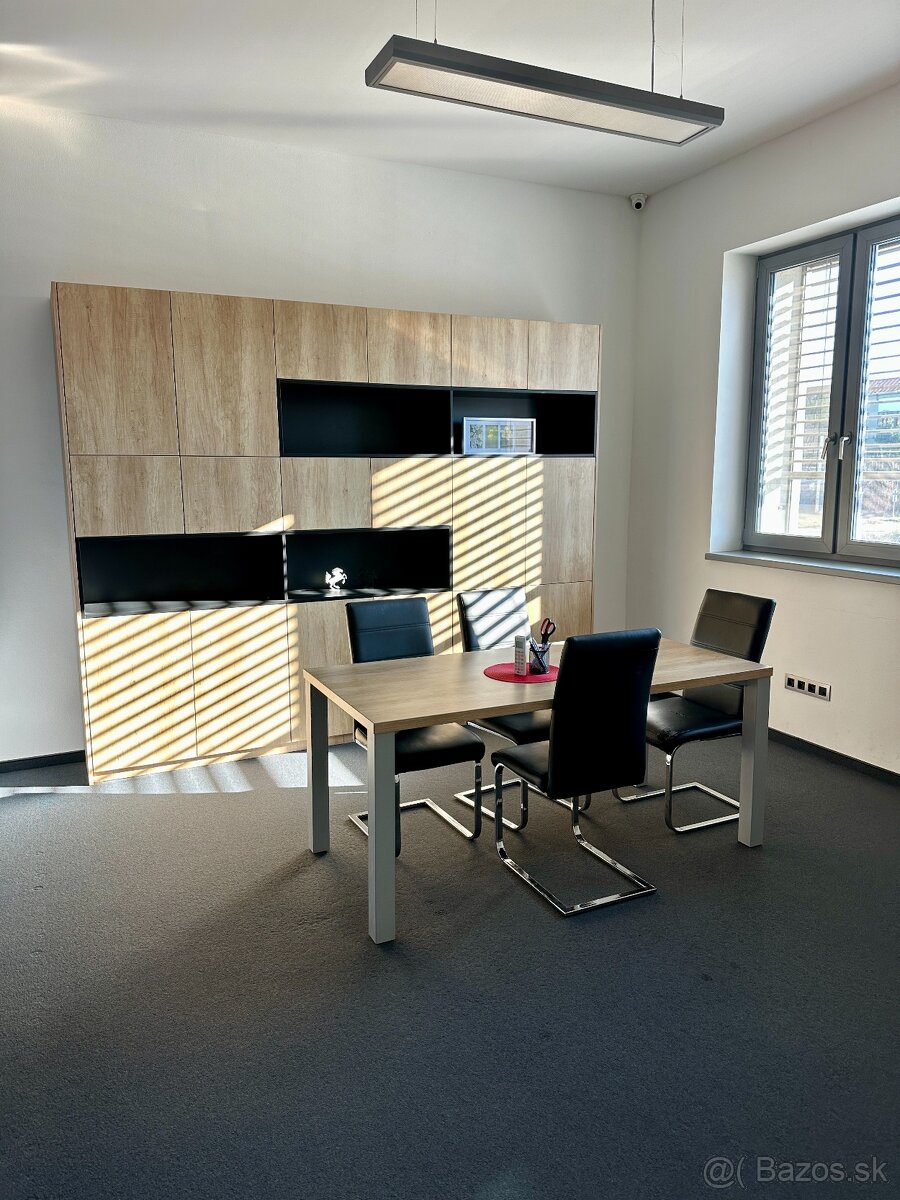 PRENAJATÉ Administratívne priestory v meste Dubnica n./V