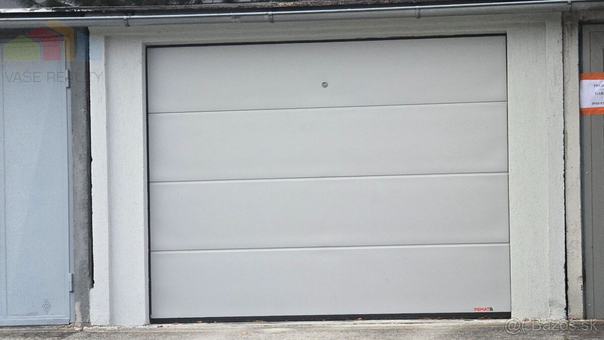 Výnimočná ponuka garáže s prístreškom pre dve autá v Piešťan