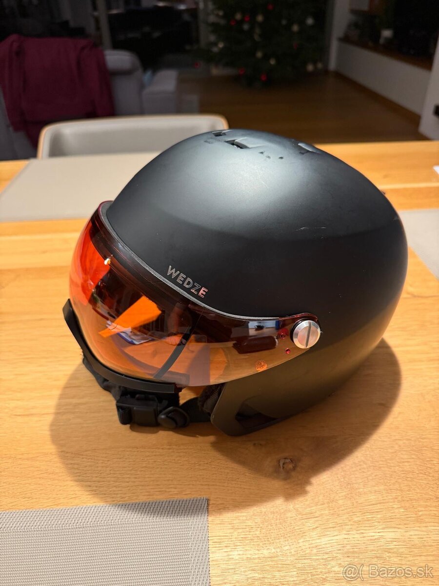 Lyziarska prilba Carving 550