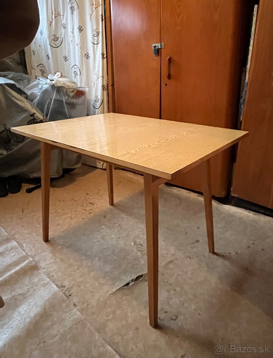 Predám retro stôl