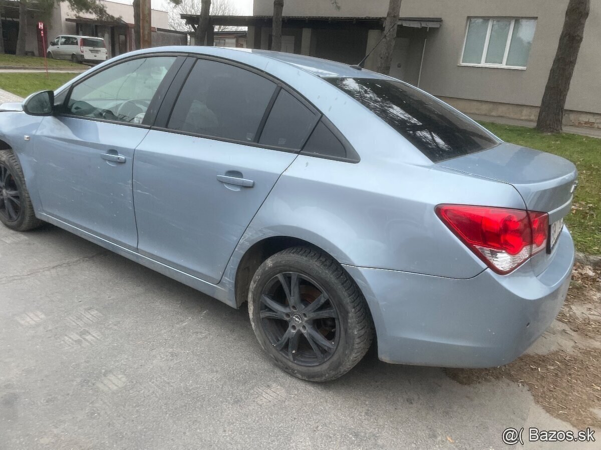 Rozpredam Chervolet Cruze 1.6 LDE 2011