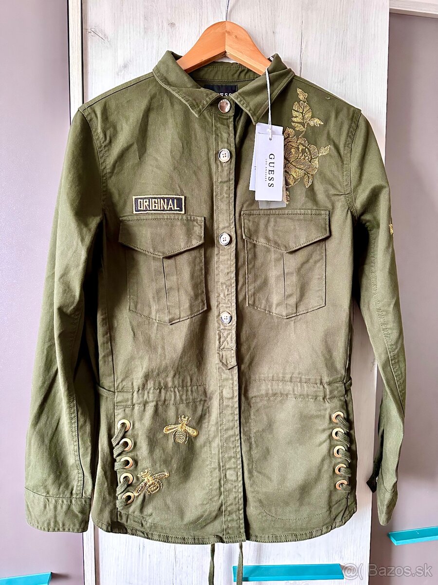 Nová army bunda Guess