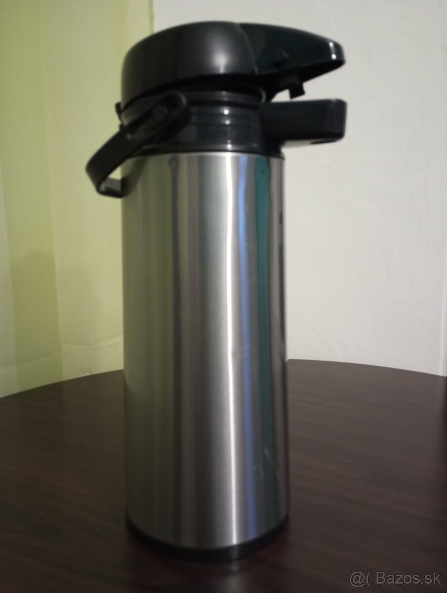 TERMOSKA S DAVKOVACOU PUMPOU 1,8l