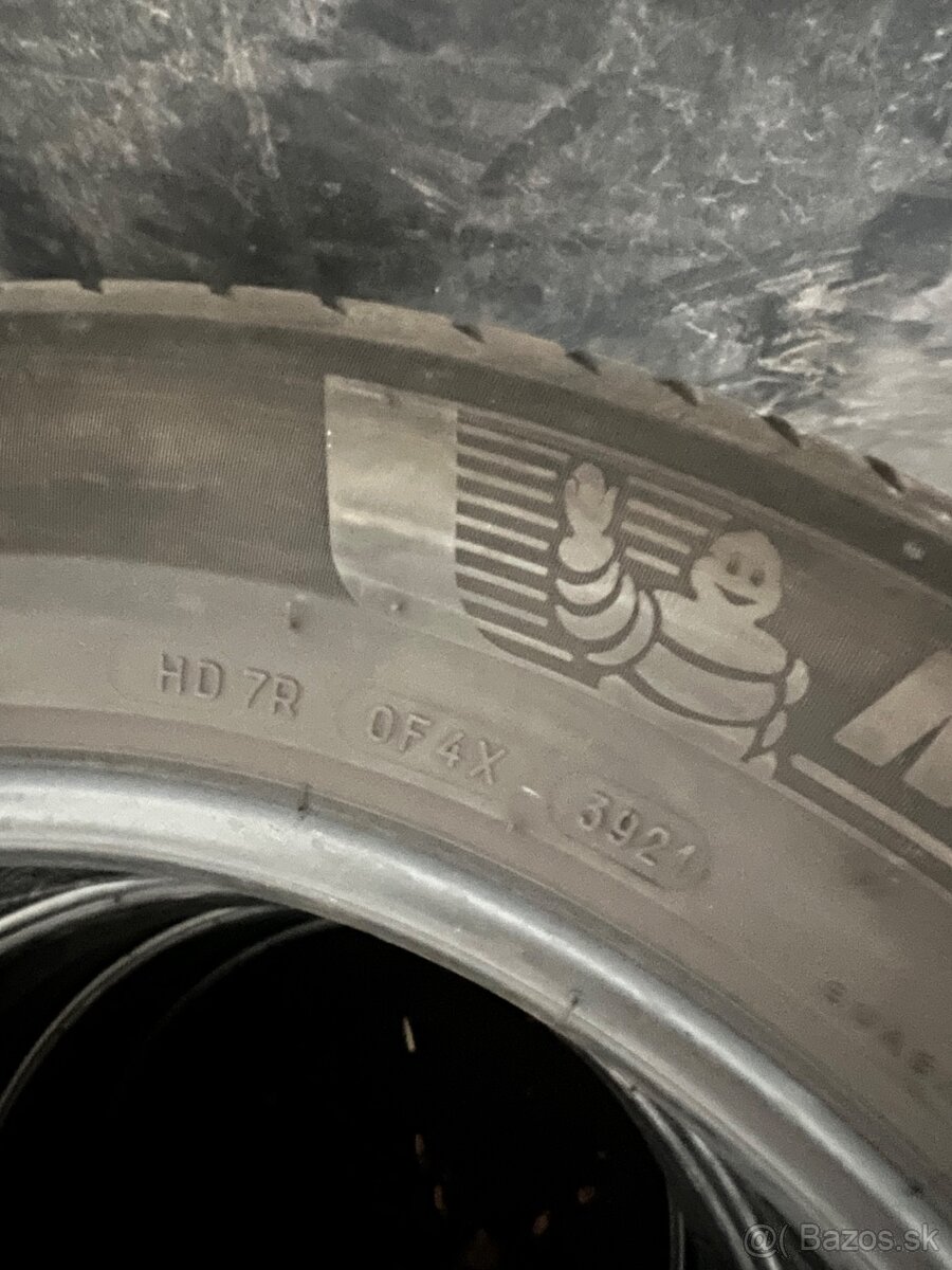 205/60/R16 Michelin