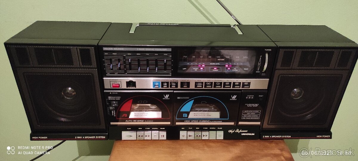 RETRO BOOMBOX UNIVERSUM TOP