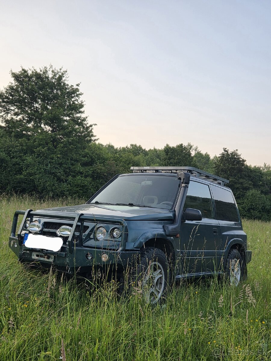 Santana 300 Suzuki vitara