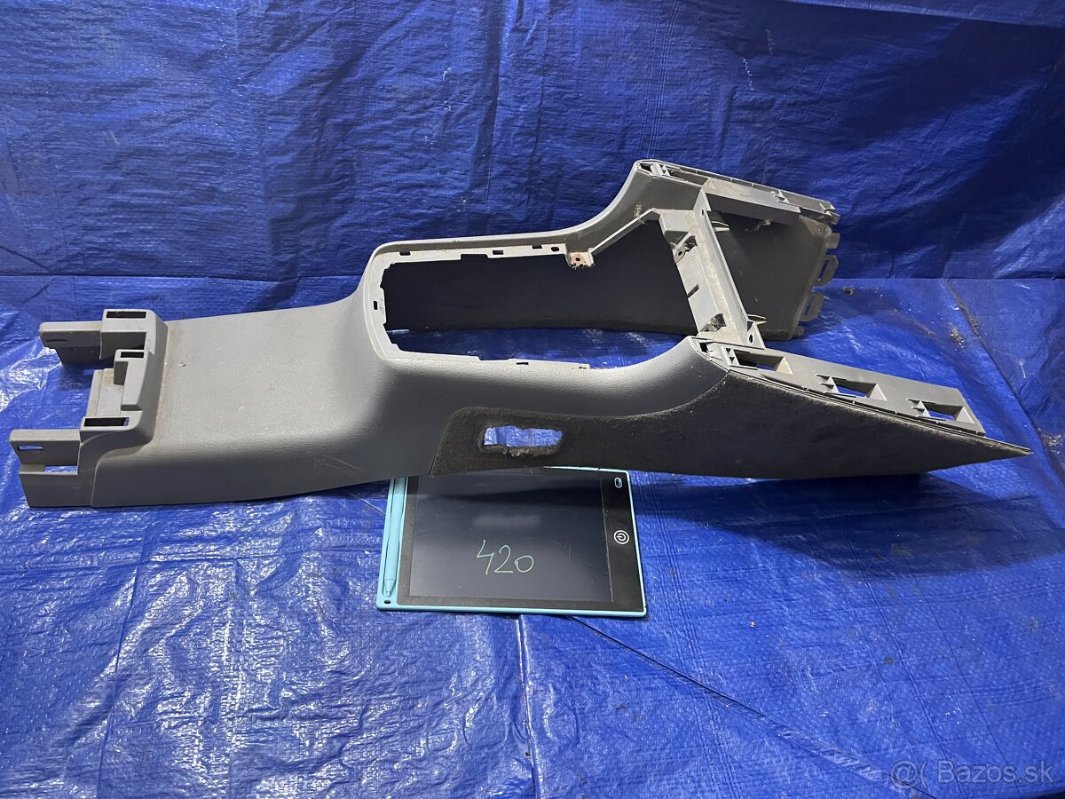 SKODA OCTAVIA 1 STREDOVY PANEL