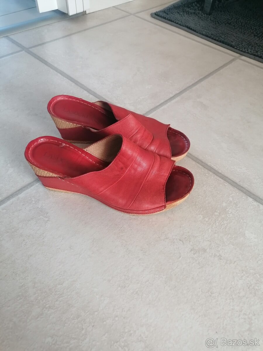 Dámske kožené šľapky