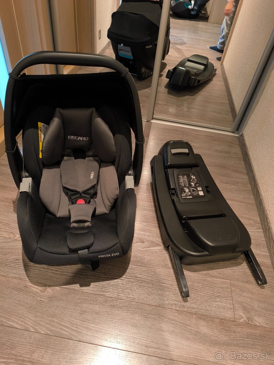 Recaro Privia EVO – ľahké vajíčko +základňa +adaptéry zdarma