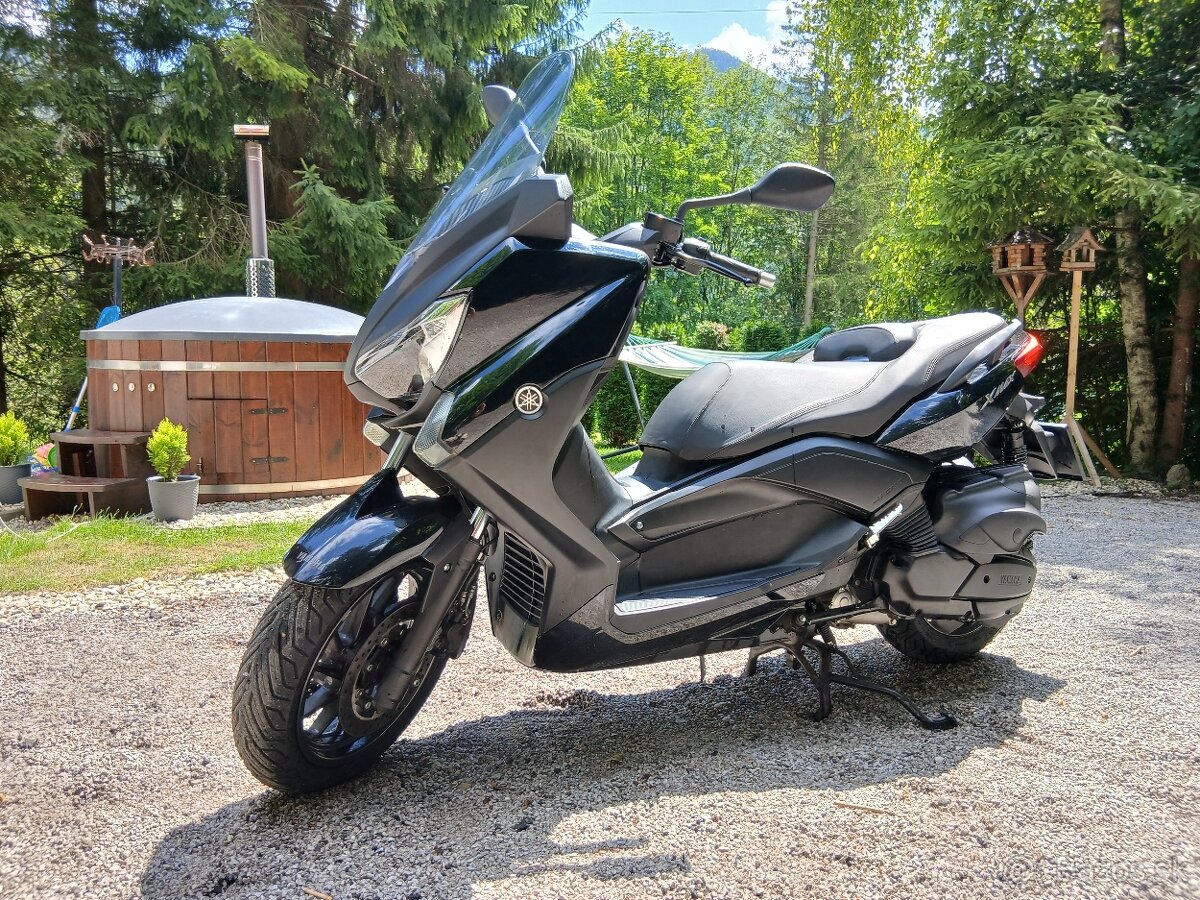 predám skúter Yamaha x max 400 iba 2132 km