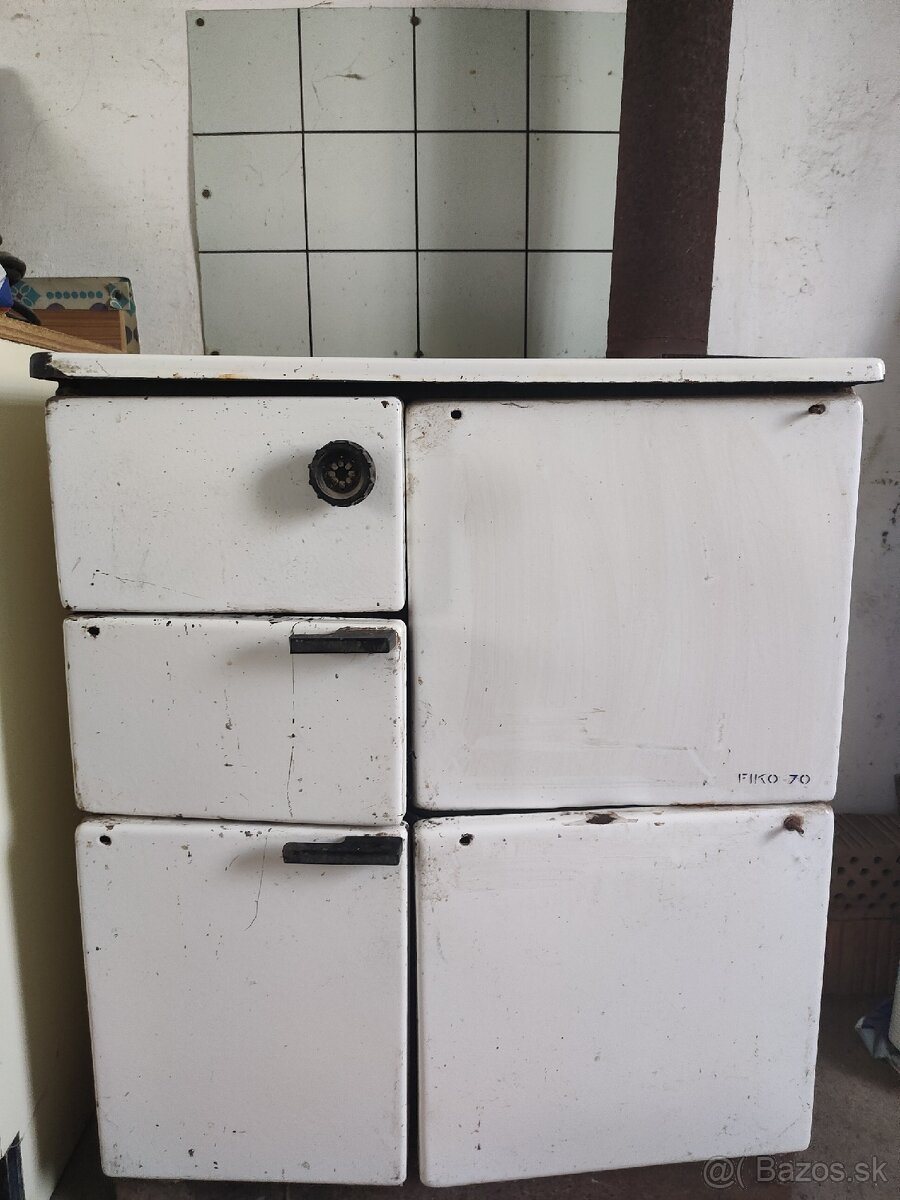 Pec na tuhé palivo
