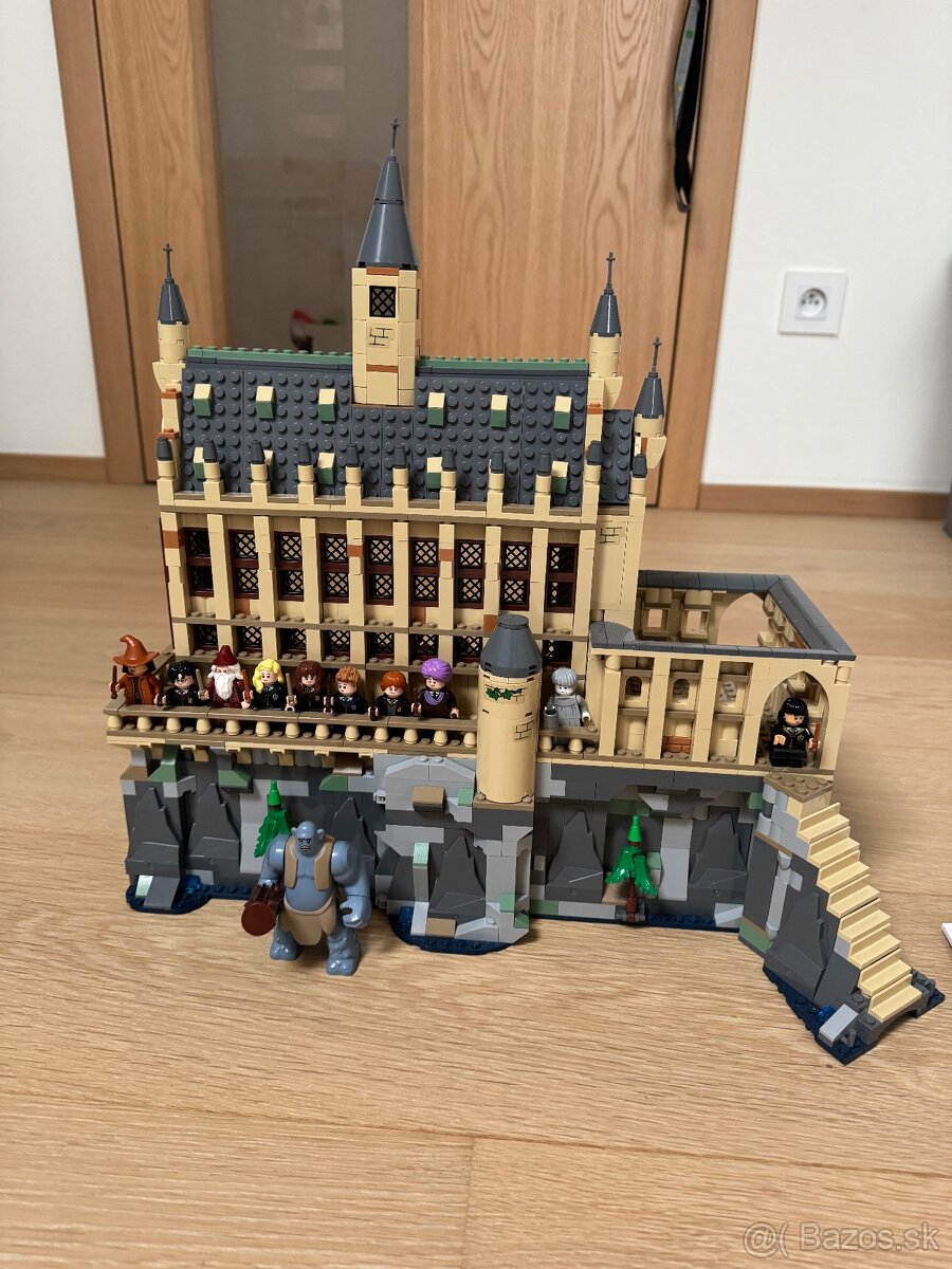 Lego Harry Potter 76435, Rokfortsky hrad: Velka sien