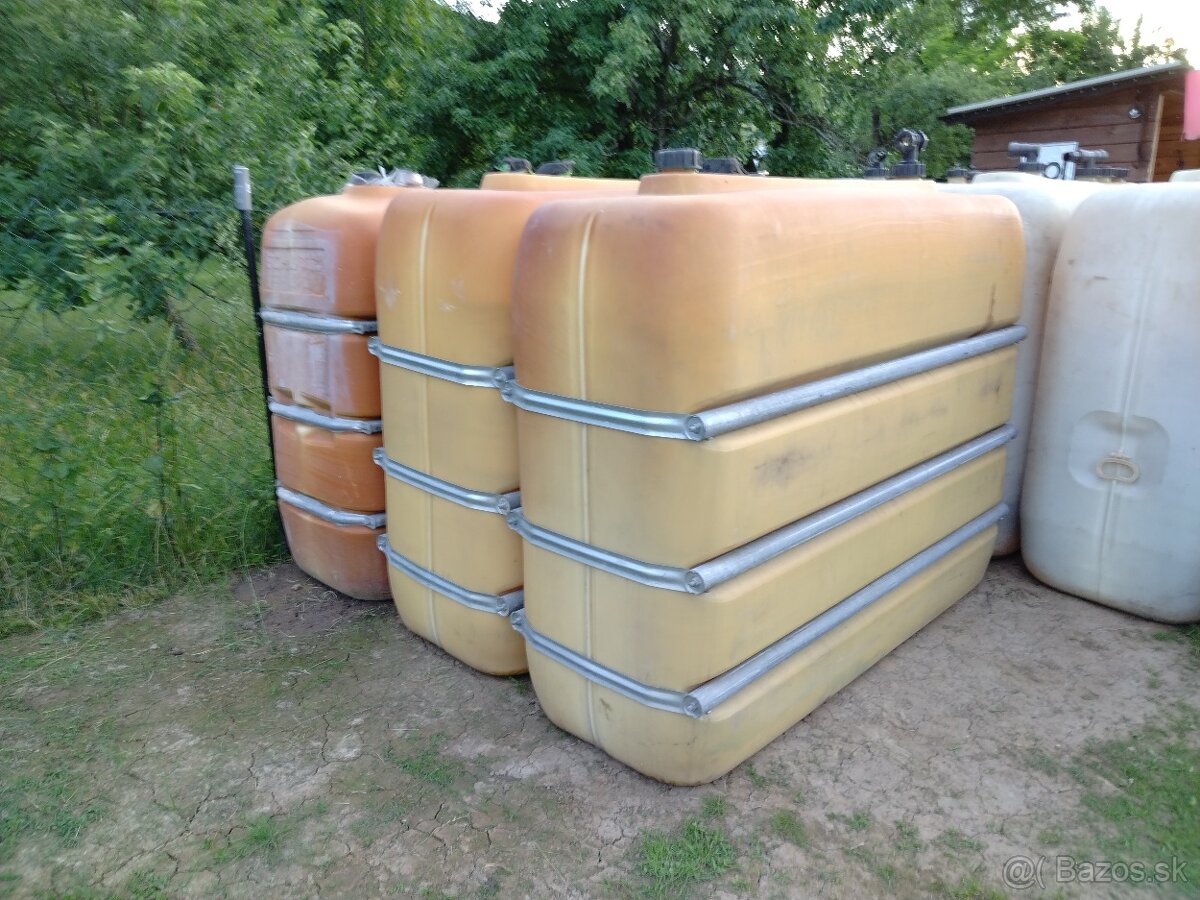 Predám plastové nádrže nádoby septiky žumpy