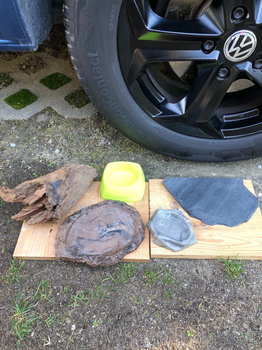 Predám rozne chovateľské potreby