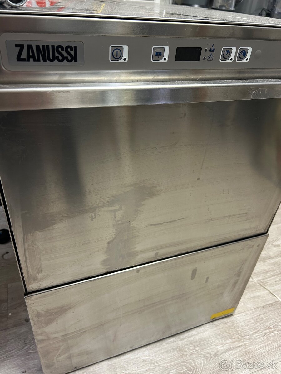 Gastro- umývačka riadu