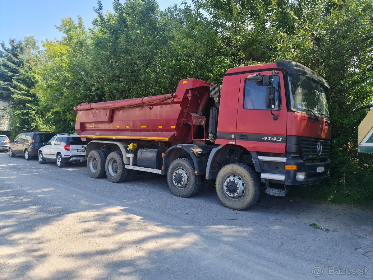 Predám Mercedes actros 8x8