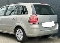 Predam na Opel Zafira, r.v.2006, motor, starter, alternator.