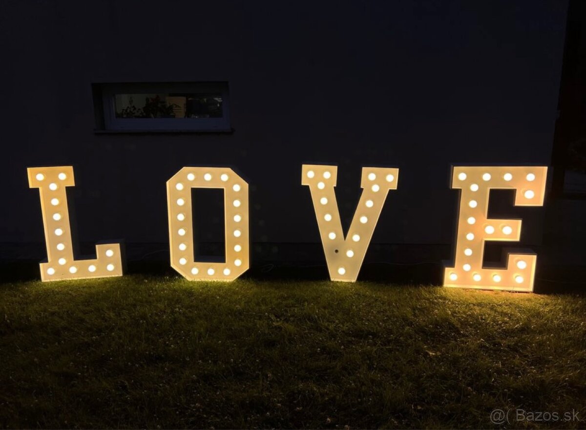 Svetelný nápis LOVE