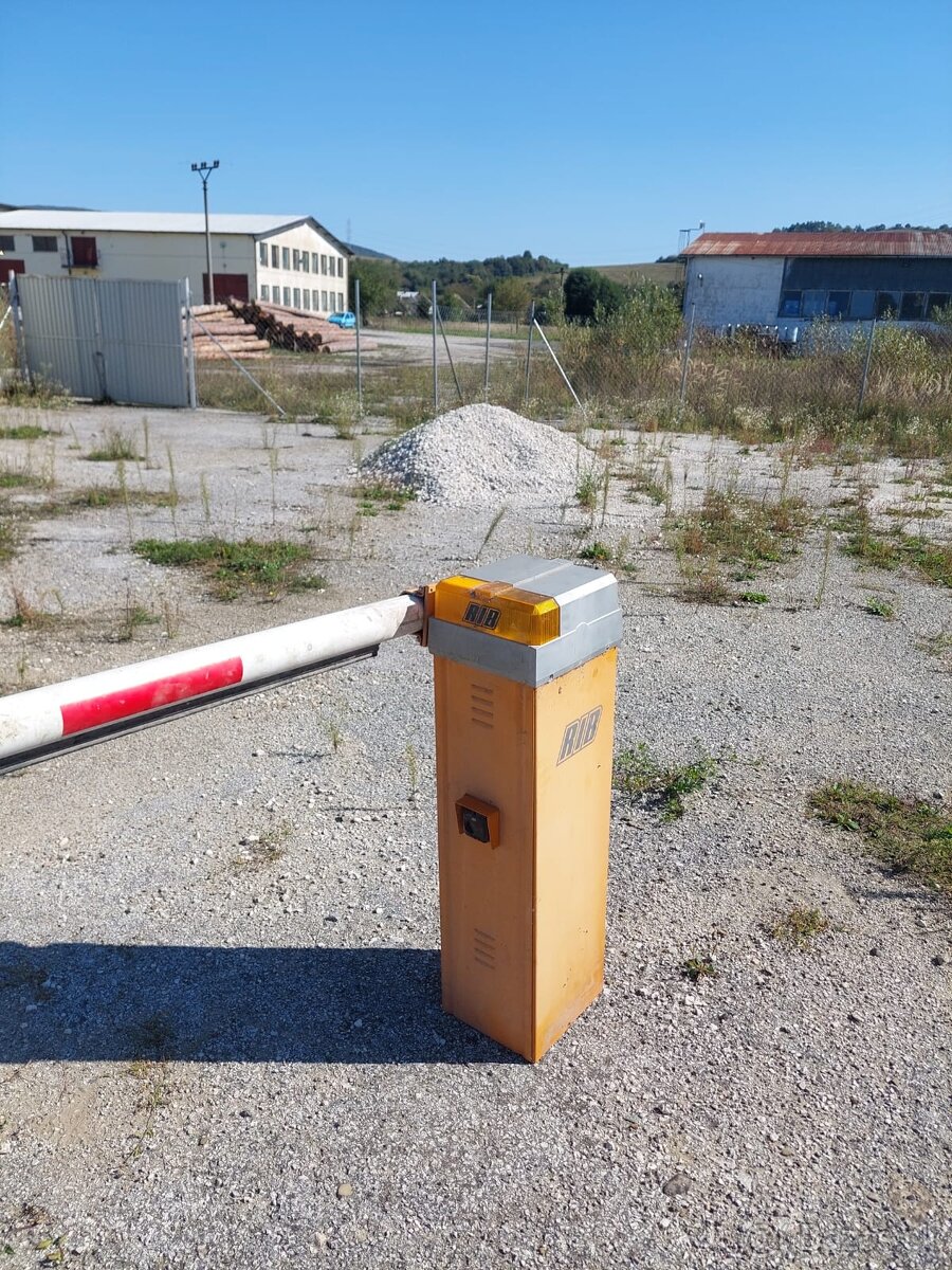 Automatická závora