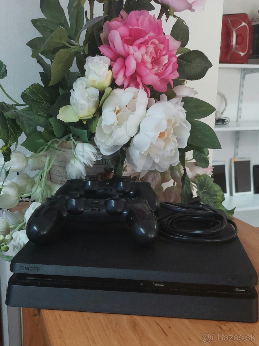ZĽAVA PS4 Slim 1TB (2 ovládače)
