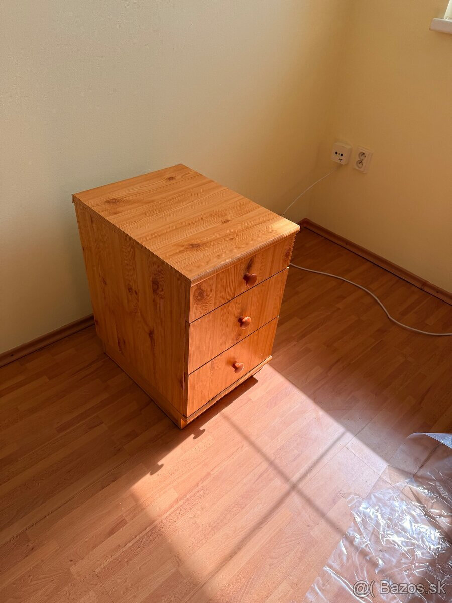 Nočný stolík