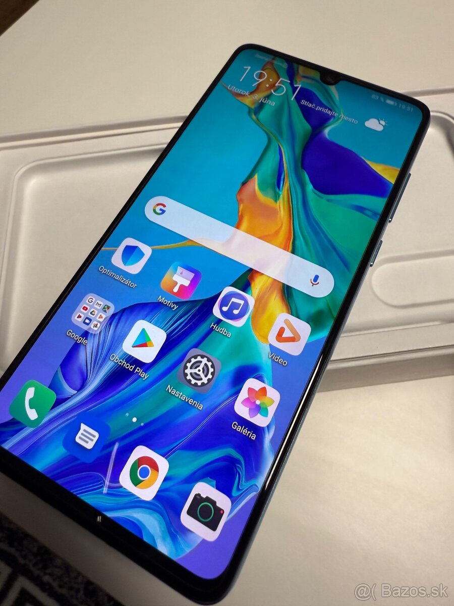 Predám Huawei P30 128 GB – pekný stav (Aurora)