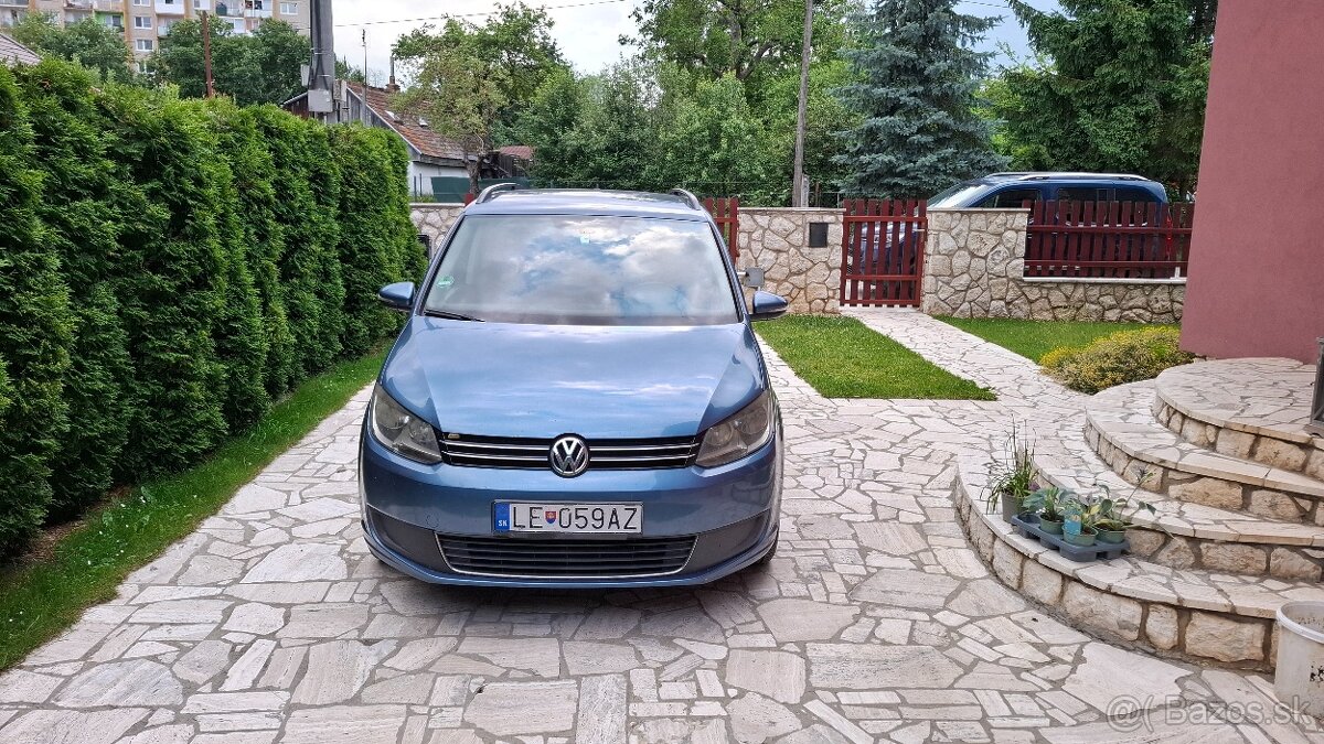 VOLKSWAGEN TOURAN 1.6 TDI 77KW Modra Metalíza