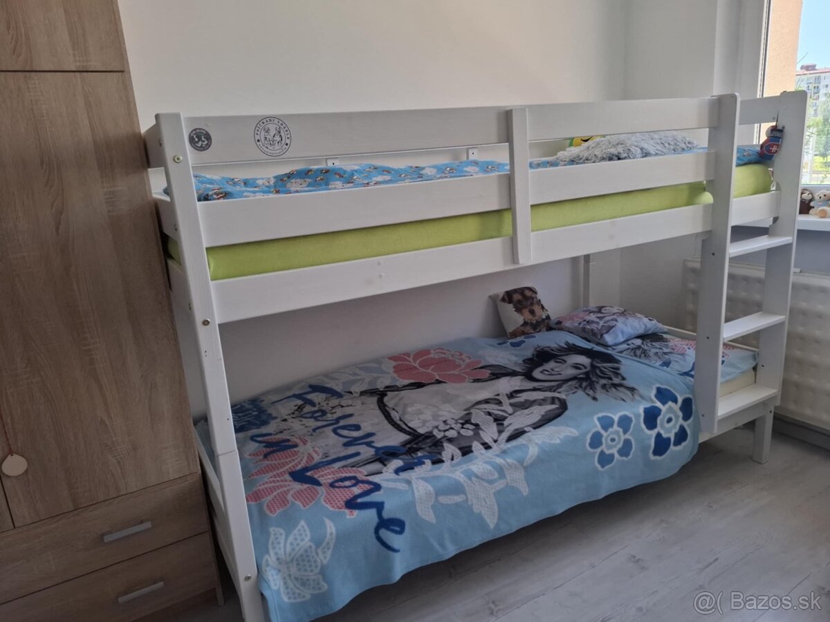 Poschodová posteľ