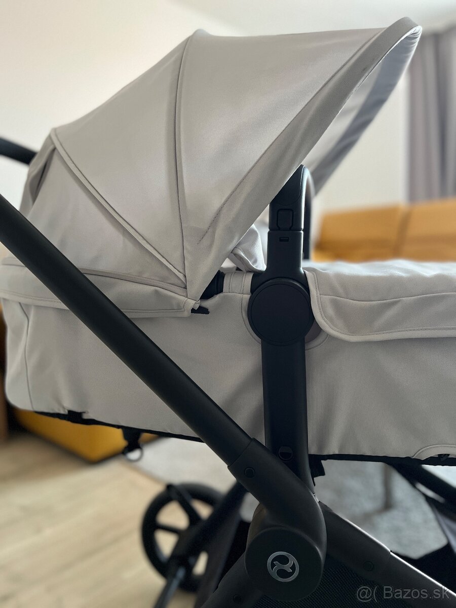Cybex Eos Basic + autosedačka Aton B2