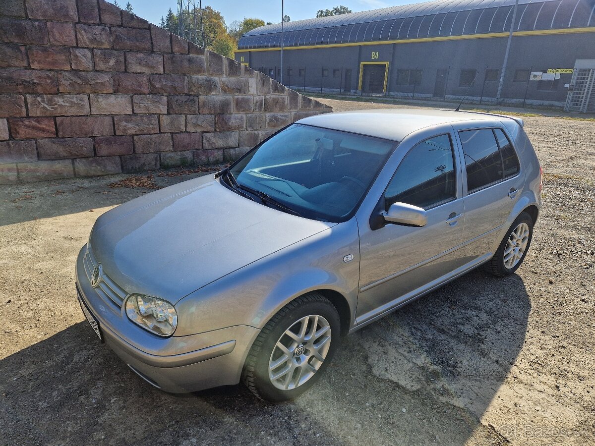 Volkswagen golf 1.6i 77kw 16V. r.v.2004