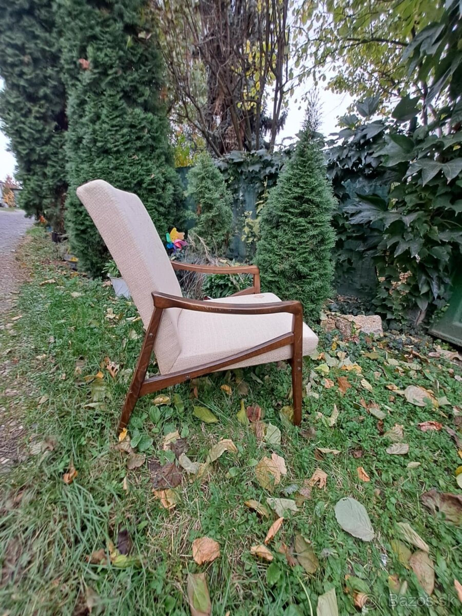 Krásne RETRO kreslo Jiří Jiroutek