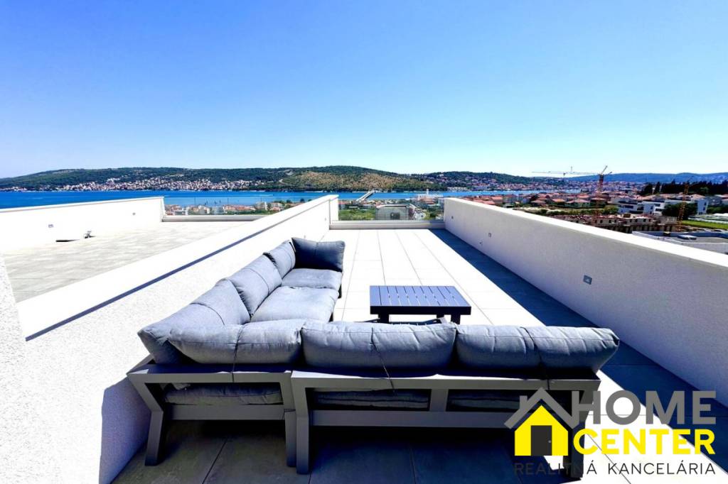 NA PREDAJ moderný luxusný apartmán /45 m² / Dalmátsko, TROGI