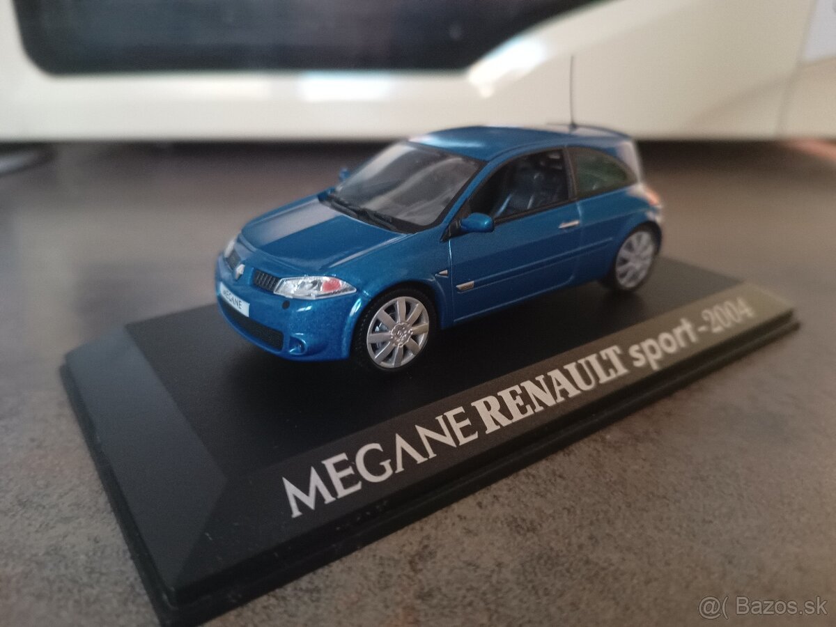 1:43 Renault Megane 2004 Sport