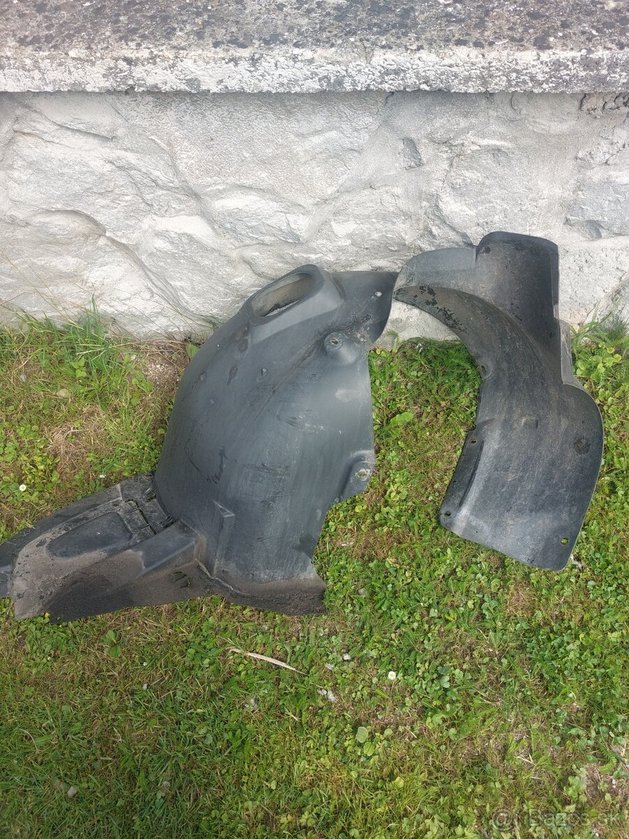 Skoda Rapid podblatnik