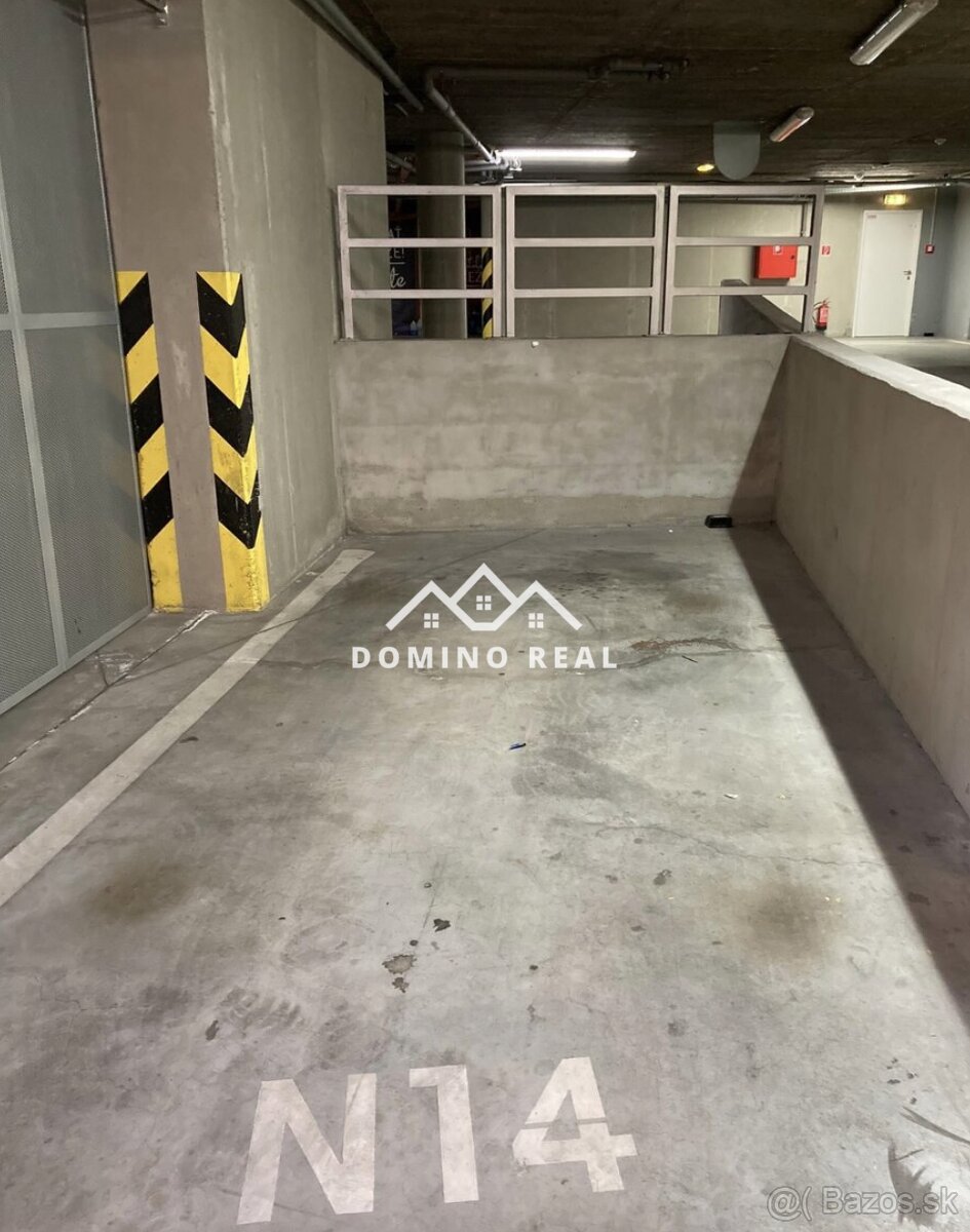 parkovacie miesto v komplexe