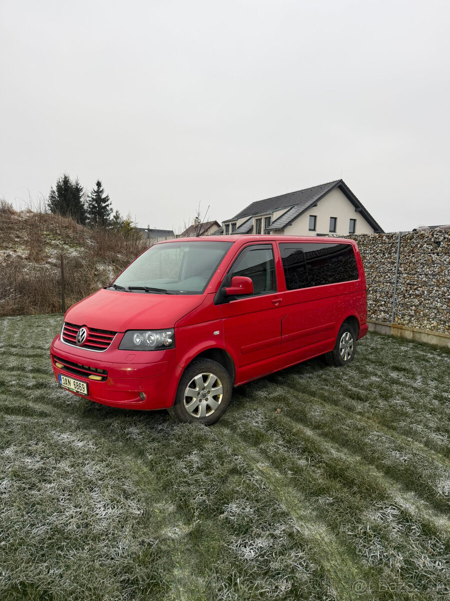 Volkswagen Multivan 2.5 TDI | 7 míst | Webasto | Bez koroze