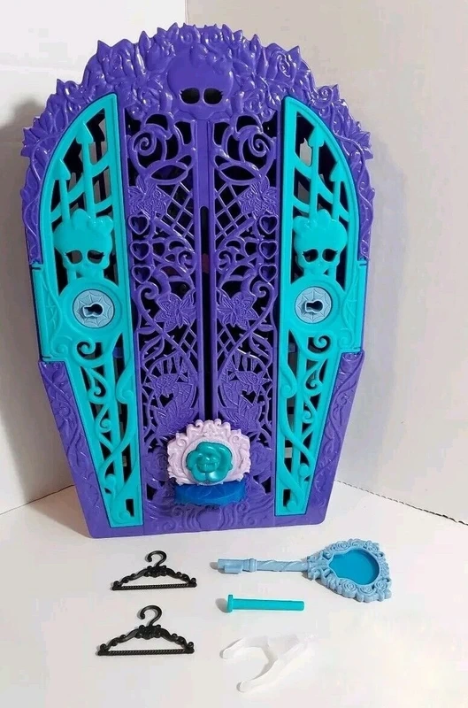 Šatník Monster High