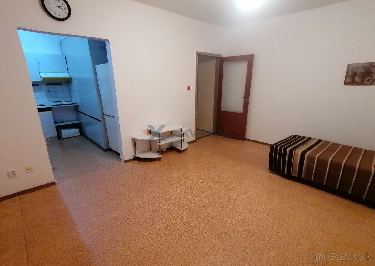 Prenájom 1 izbového bytu blízko centra