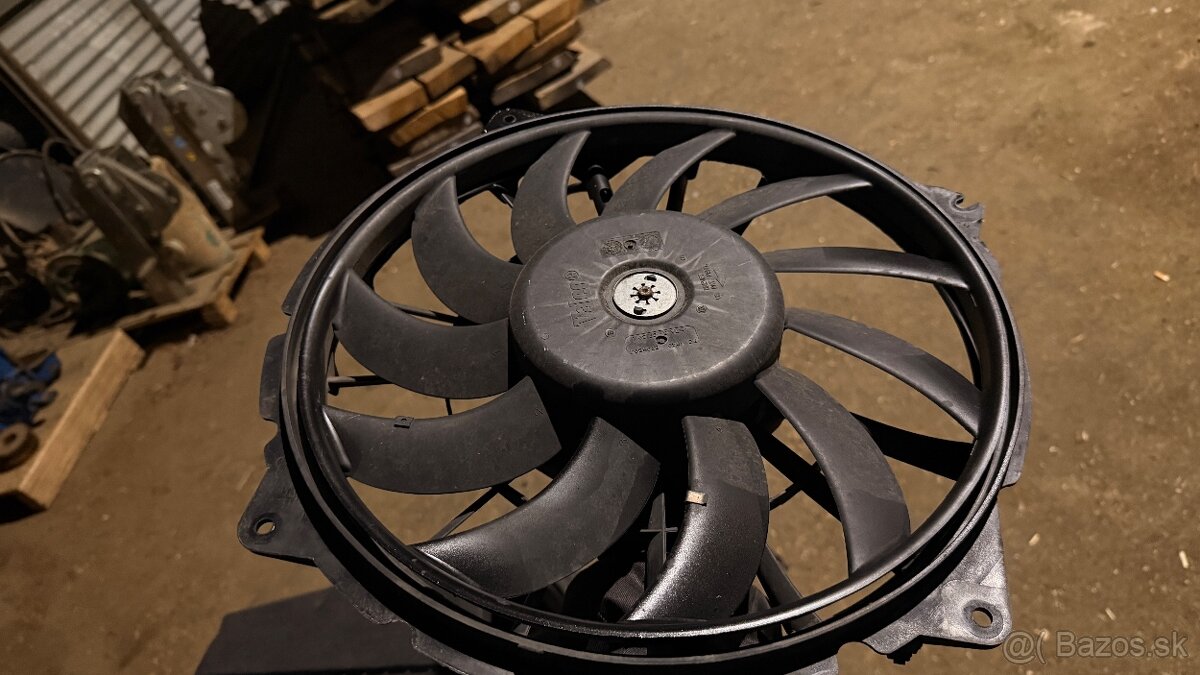 A4 B7 ventilátor chladiča klímy