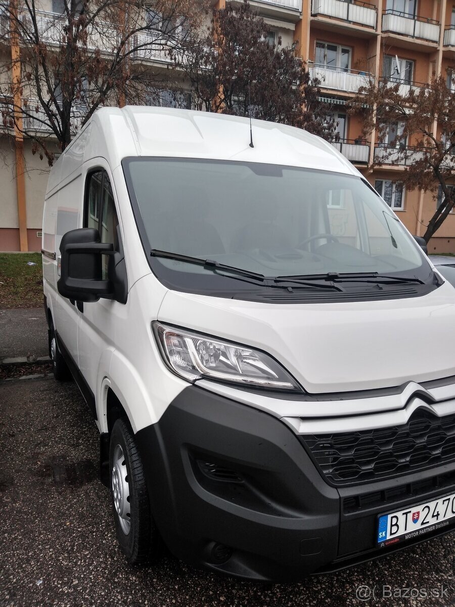 Prenájom dodávky a osobné auto bratislava,