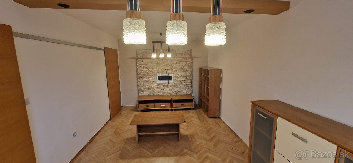 Na prenájom 3-izbový byt (84m2) v Dubnici nad Váhom, CI